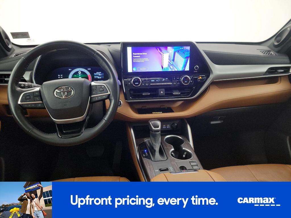 used 2023 Toyota Highlander car, priced at $38,998