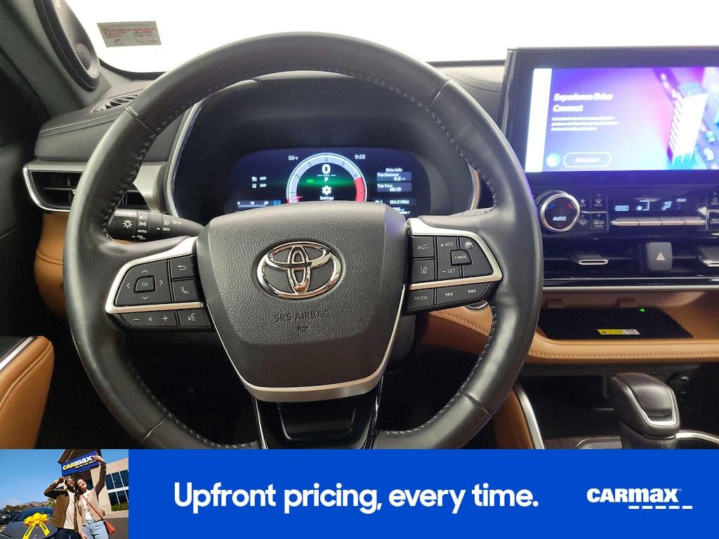 used 2023 Toyota Highlander car, priced at $38,998