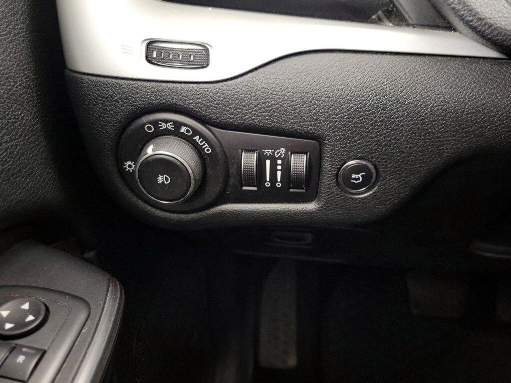 used 2015 Jeep Cherokee car, priced at $15,998