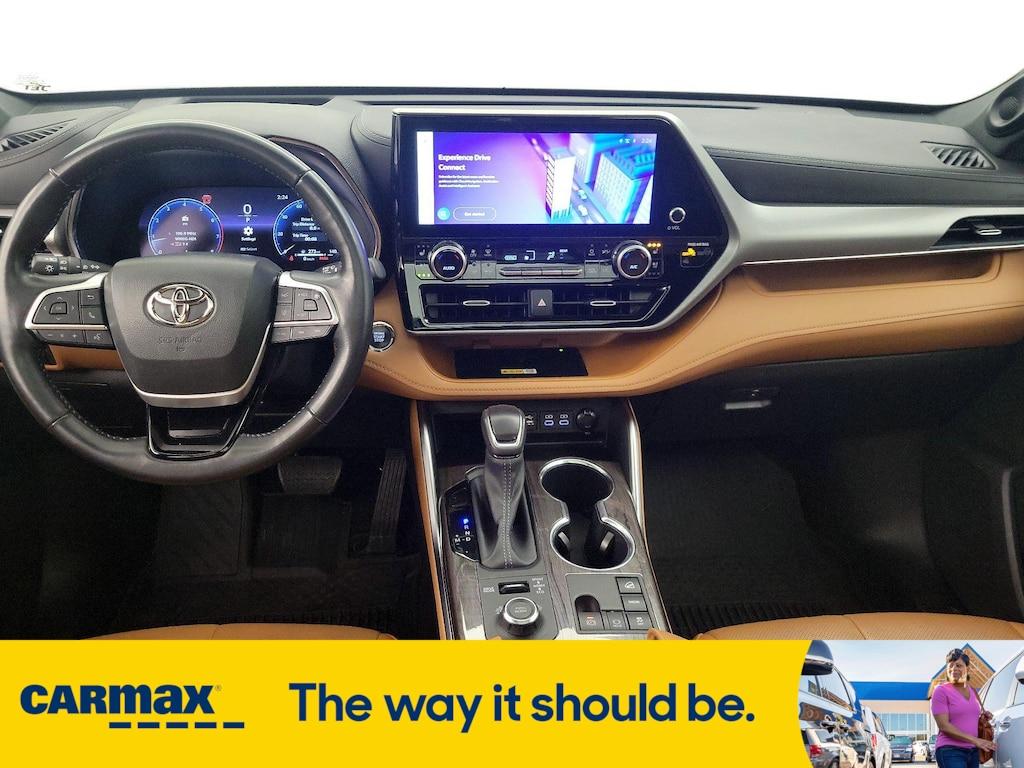 used 2023 Toyota Highlander car, priced at $47,998