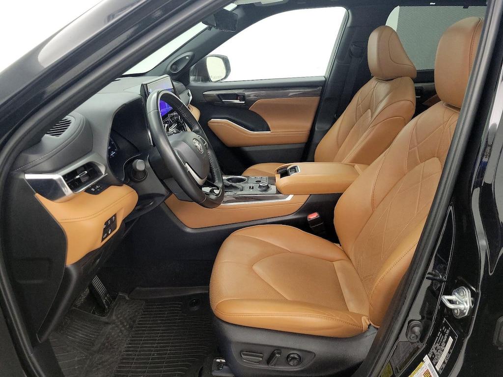 used 2023 Toyota Highlander car, priced at $47,998