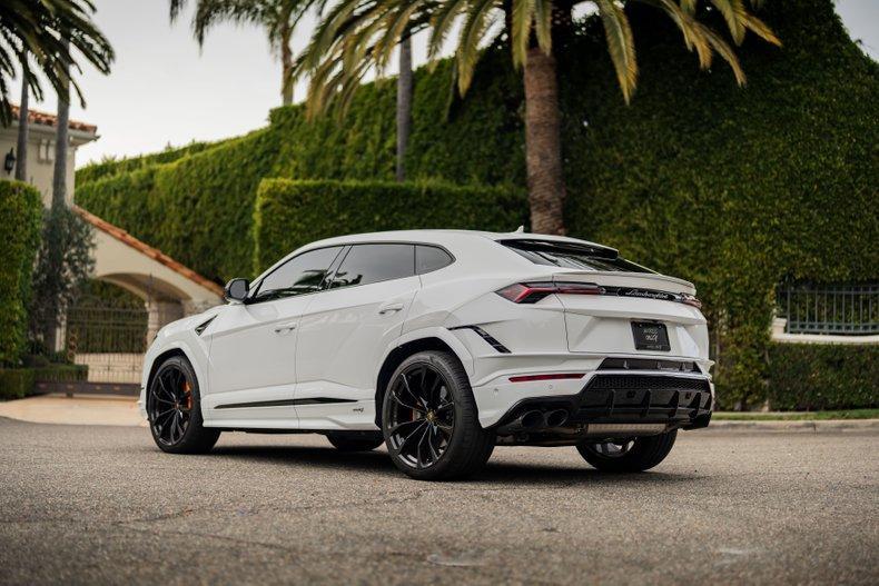 used 2024 Lamborghini Urus car, priced at $349,999