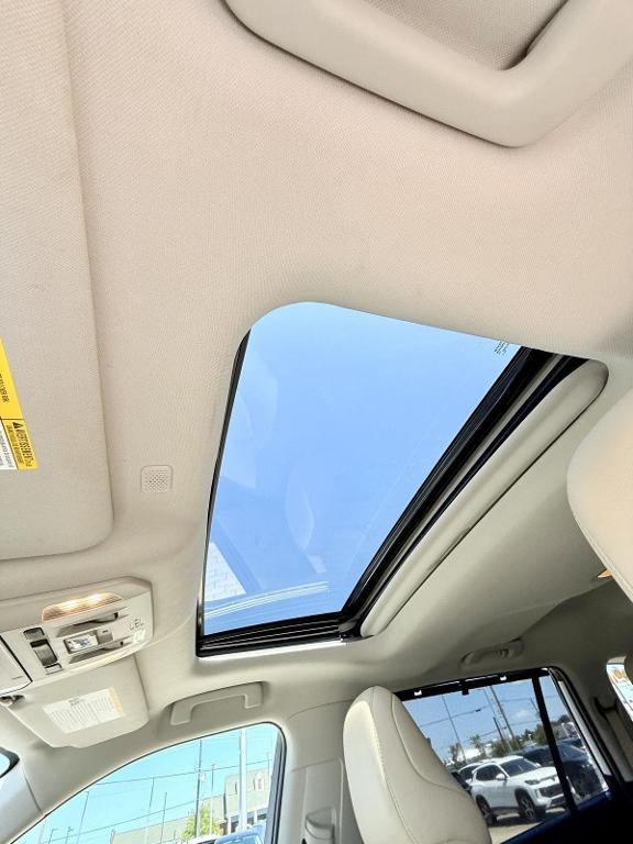 used 2021 Toyota Highlander car, priced at $35,497