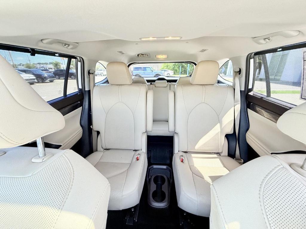 used 2021 Toyota Highlander car, priced at $35,497
