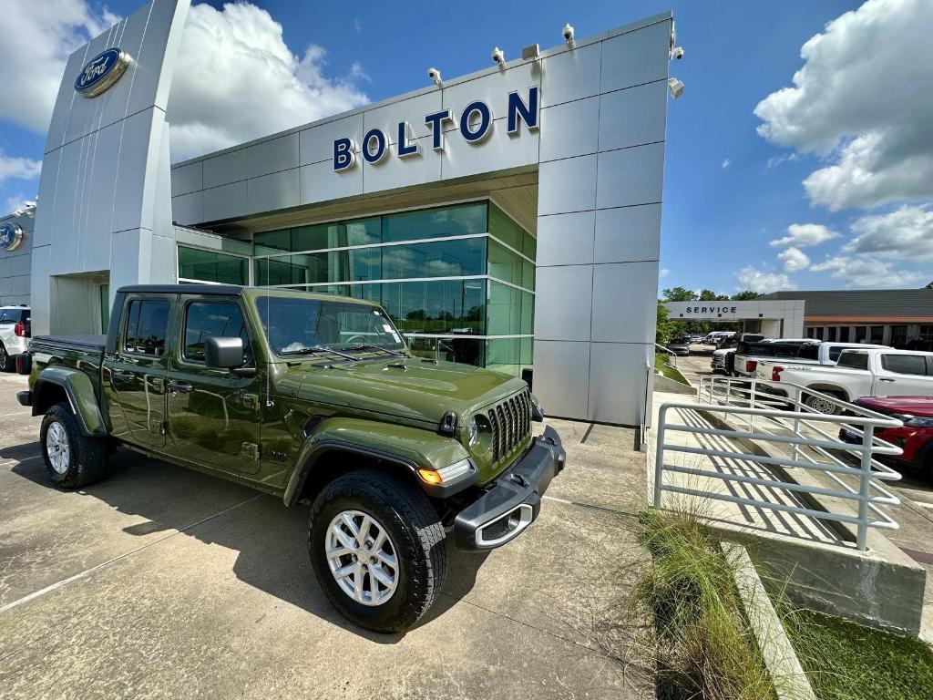 used 2023 Jeep Gladiator car, priced at $33,498