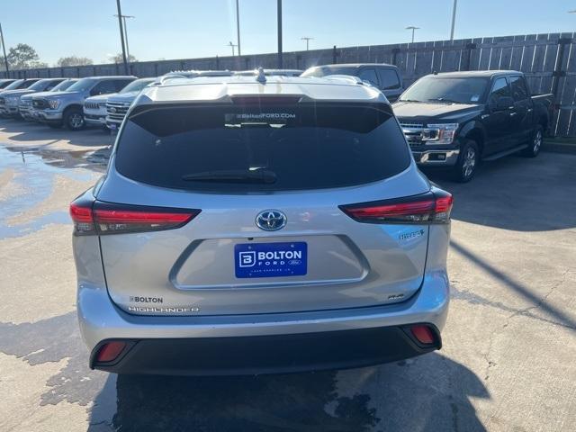 used 2021 Toyota Highlander Hybrid car, priced at $27,387