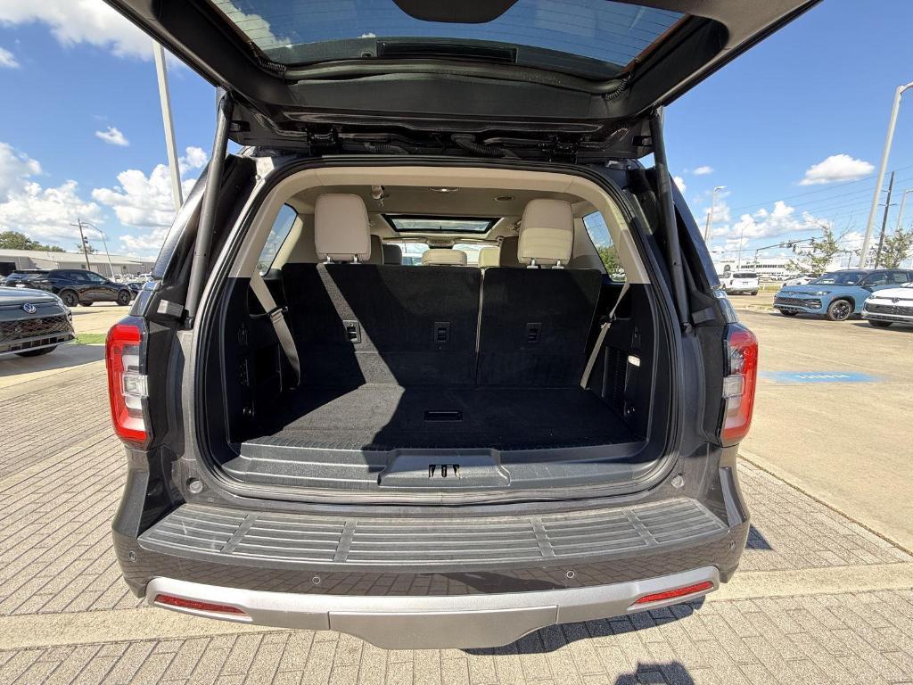 used 2023 Ford Expedition car, priced at $55,998