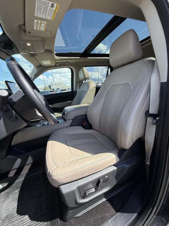 used 2023 Ford Expedition car, priced at $55,998