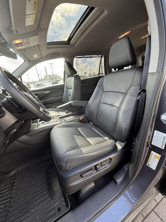 used 2022 Honda Pilot car, priced at $30,455