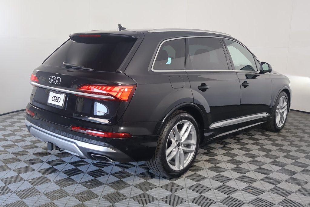 new 2025 Audi Q7 car, priced at $76,770