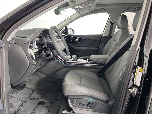 new 2025 Audi Q7 car, priced at $76,900