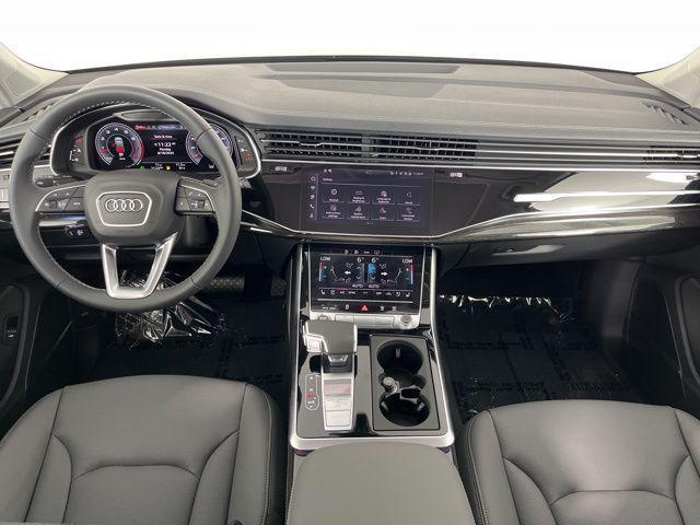new 2025 Audi Q7 car, priced at $76,900