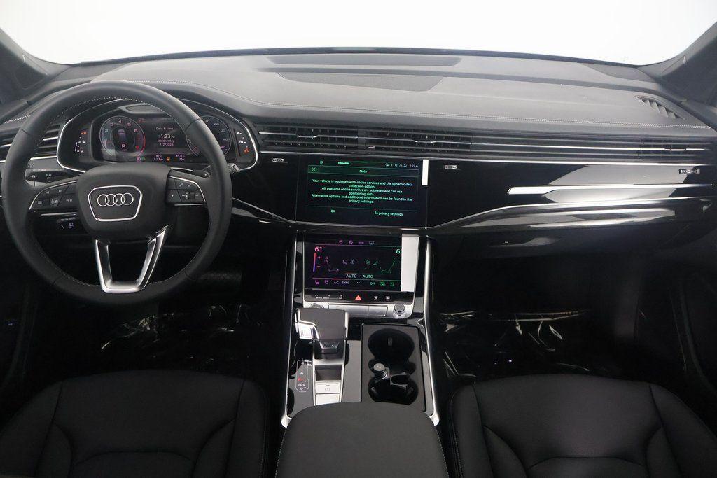 new 2025 Audi Q7 car, priced at $76,170