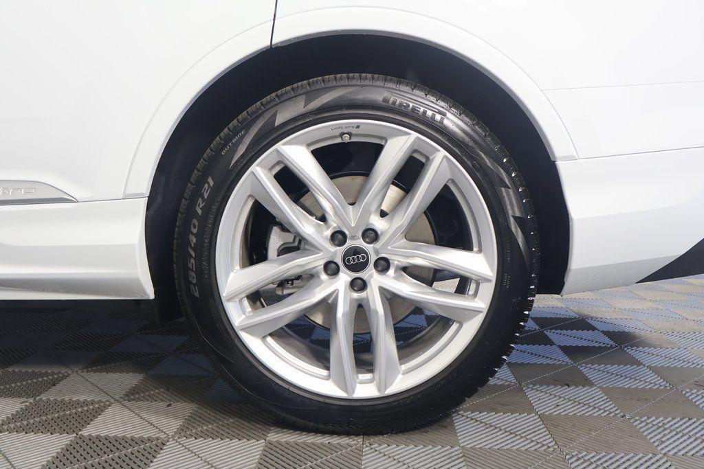 new 2025 Audi Q7 car, priced at $76,170