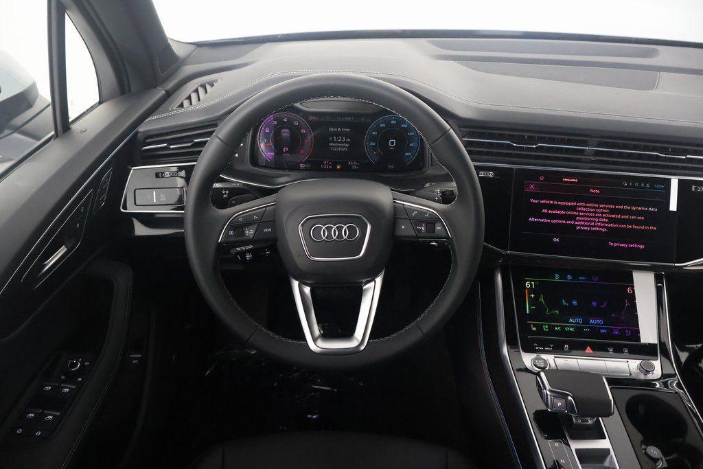 new 2025 Audi Q7 car, priced at $76,170