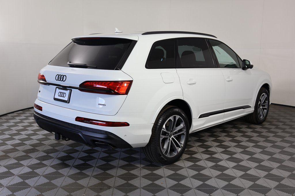 new 2026 Audi Q7 car, priced at $72,490