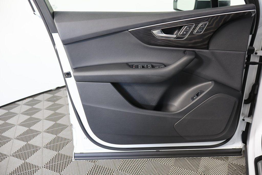 used 2022 Audi Q7 car, priced at $31,589