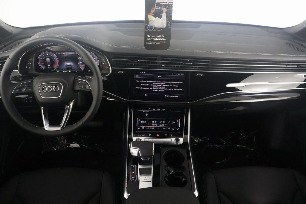 new 2025 Audi Q7 car, priced at $76,170