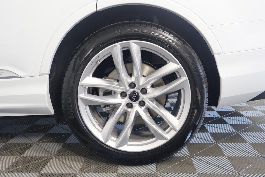 new 2025 Audi Q7 car, priced at $76,170