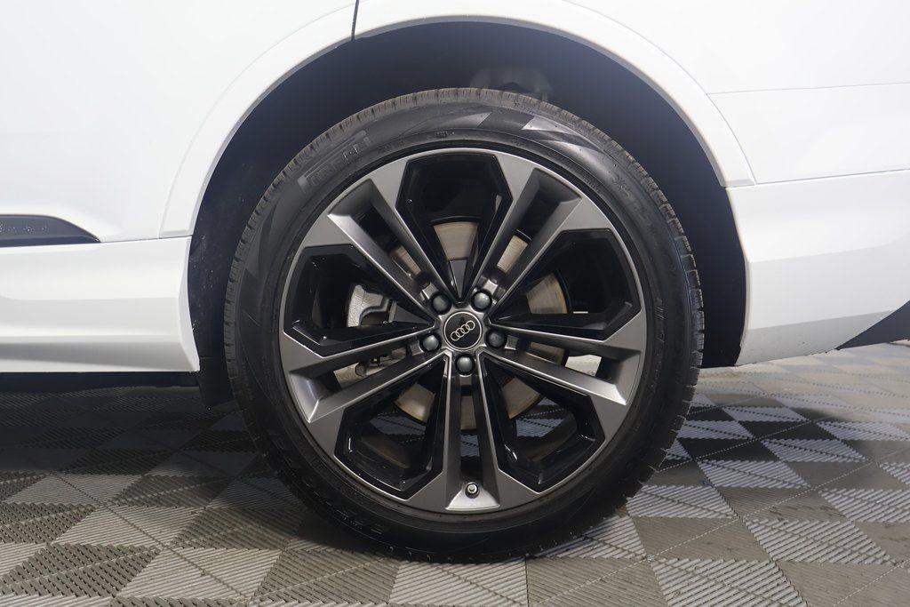 new 2025 Audi Q7 car, priced at $77,460