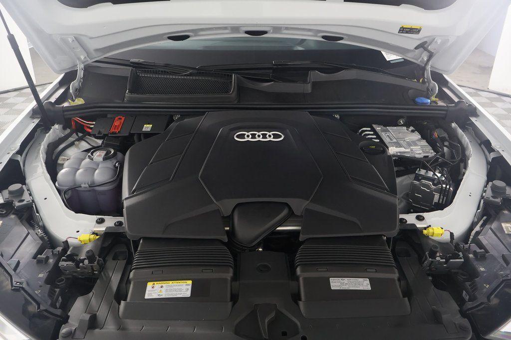 new 2025 Audi Q7 car, priced at $77,460