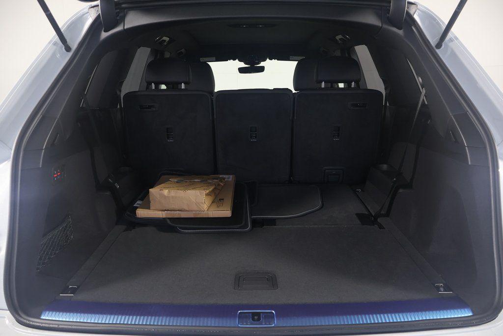 new 2025 Audi Q7 car, priced at $77,460