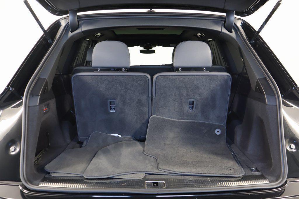 used 2023 Audi Q7 car, priced at $39,405
