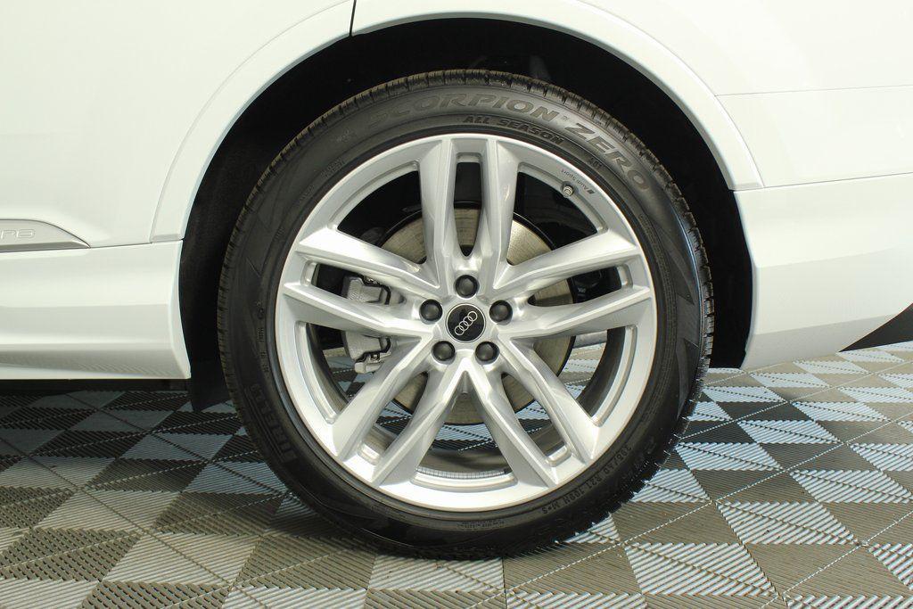 new 2025 Audi Q7 car, priced at $76,900