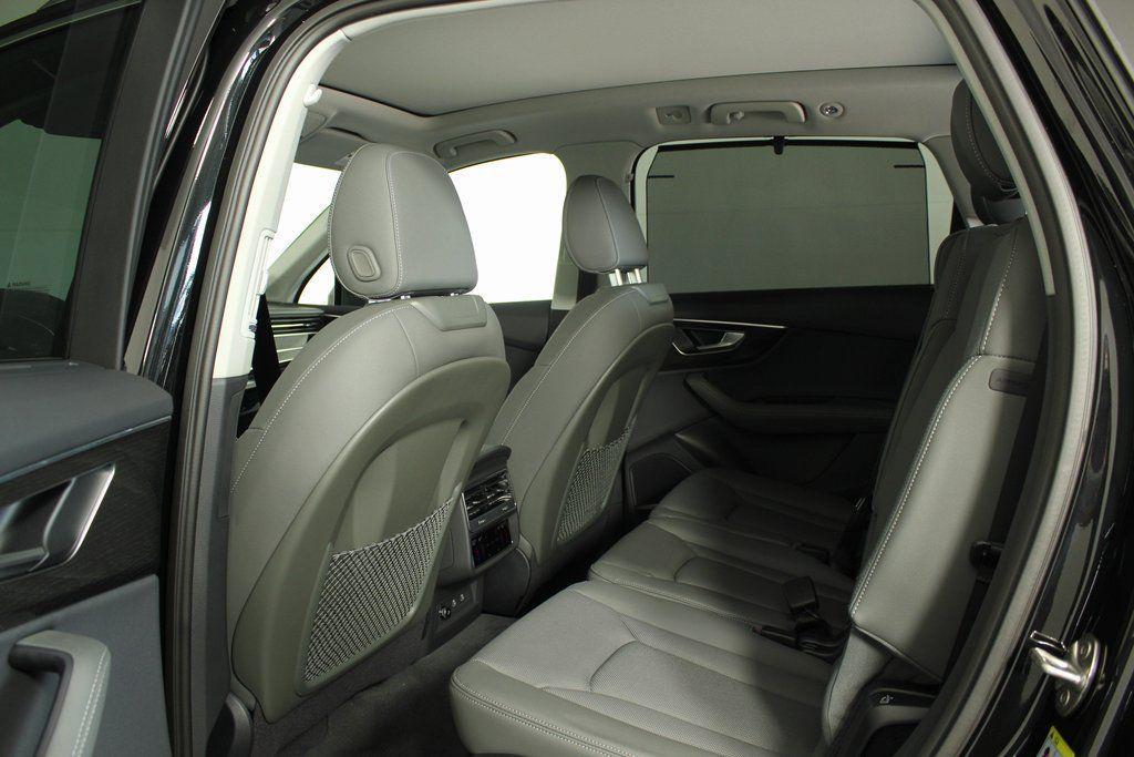 new 2025 Audi Q7 car, priced at $76,900