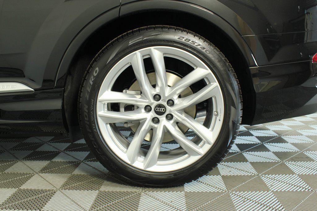 new 2025 Audi Q7 car, priced at $76,900
