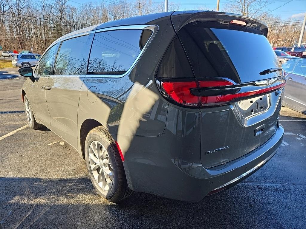 new 2025 Chrysler Pacifica car, priced at $44,635