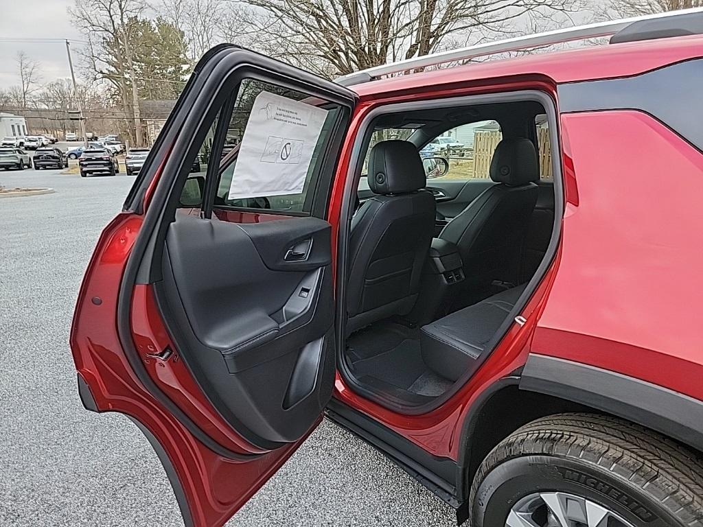 new 2025 Chevrolet Equinox car, priced at $34,653