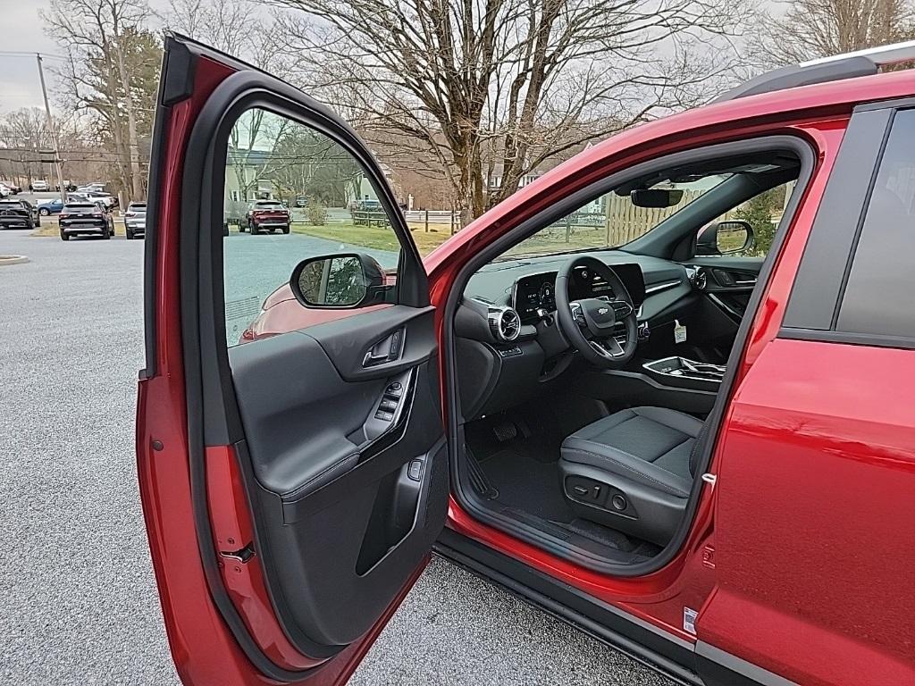 new 2025 Chevrolet Equinox car, priced at $34,653