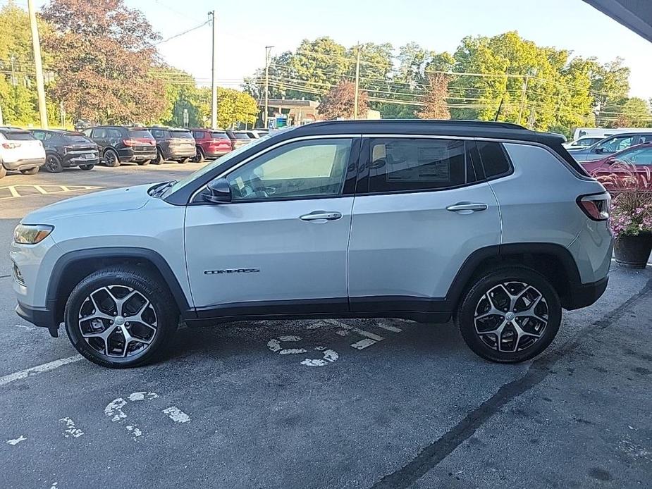 new 2024 Jeep Compass car, priced at $33,076