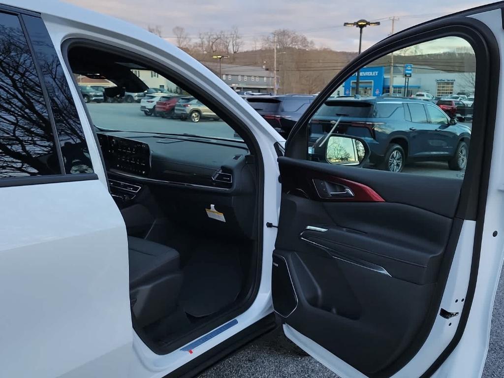 new 2026 Chevrolet Traverse car, priced at $57,375