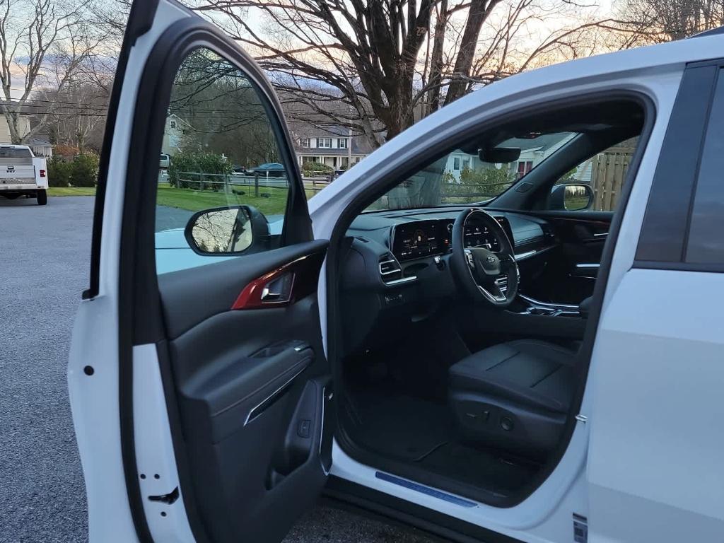 new 2026 Chevrolet Traverse car, priced at $57,375