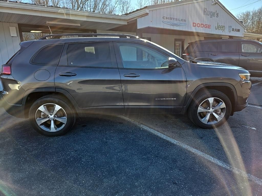 used 2022 Jeep Cherokee car, priced at $26,900