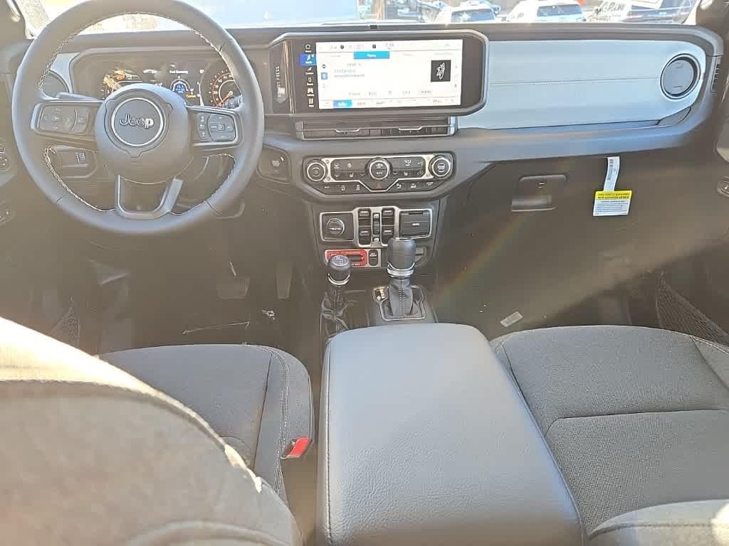 new 2025 Jeep Wrangler car, priced at $47,397