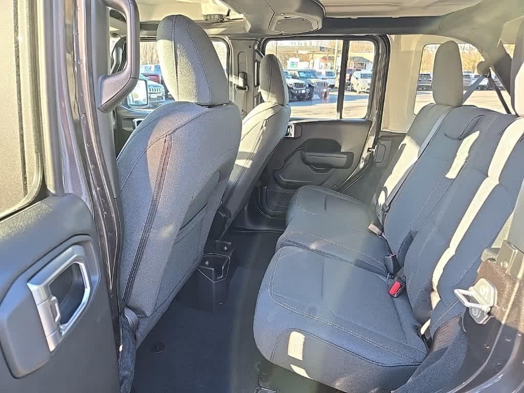 new 2025 Jeep Wrangler car, priced at $47,397