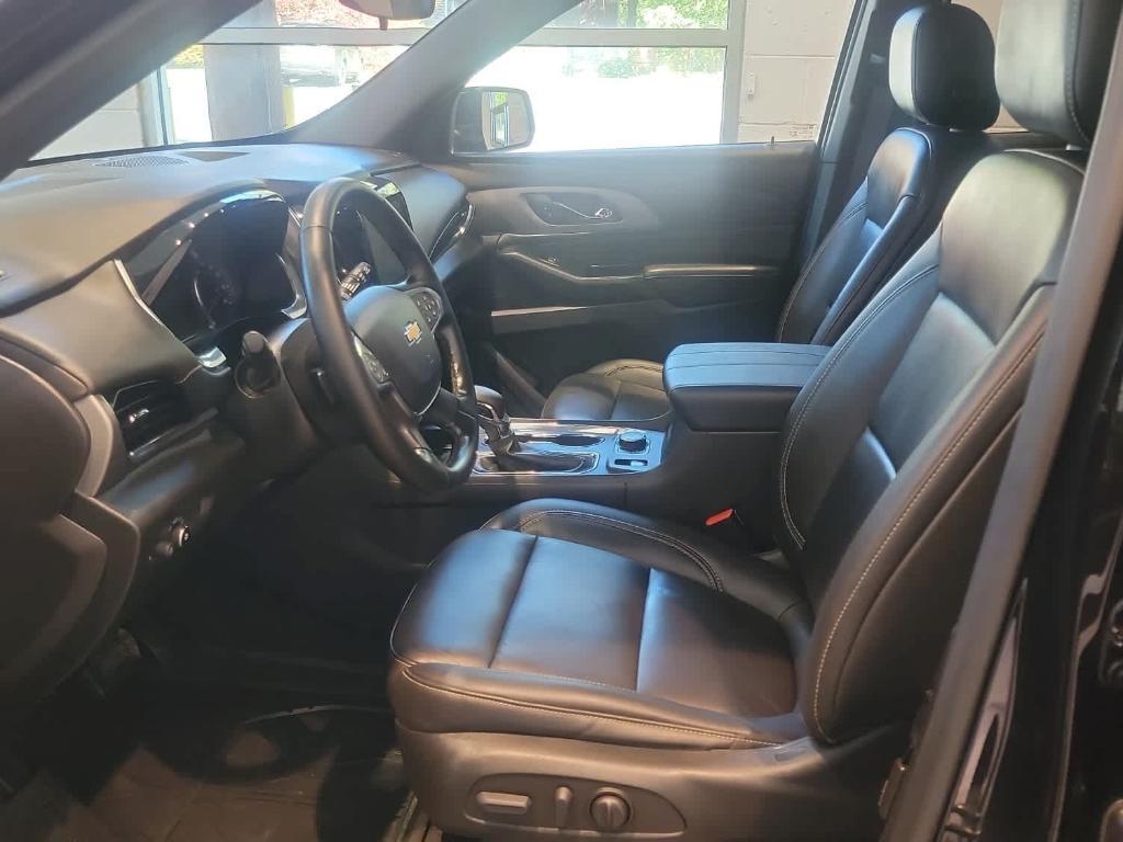 used 2023 Chevrolet Traverse car, priced at $31,500