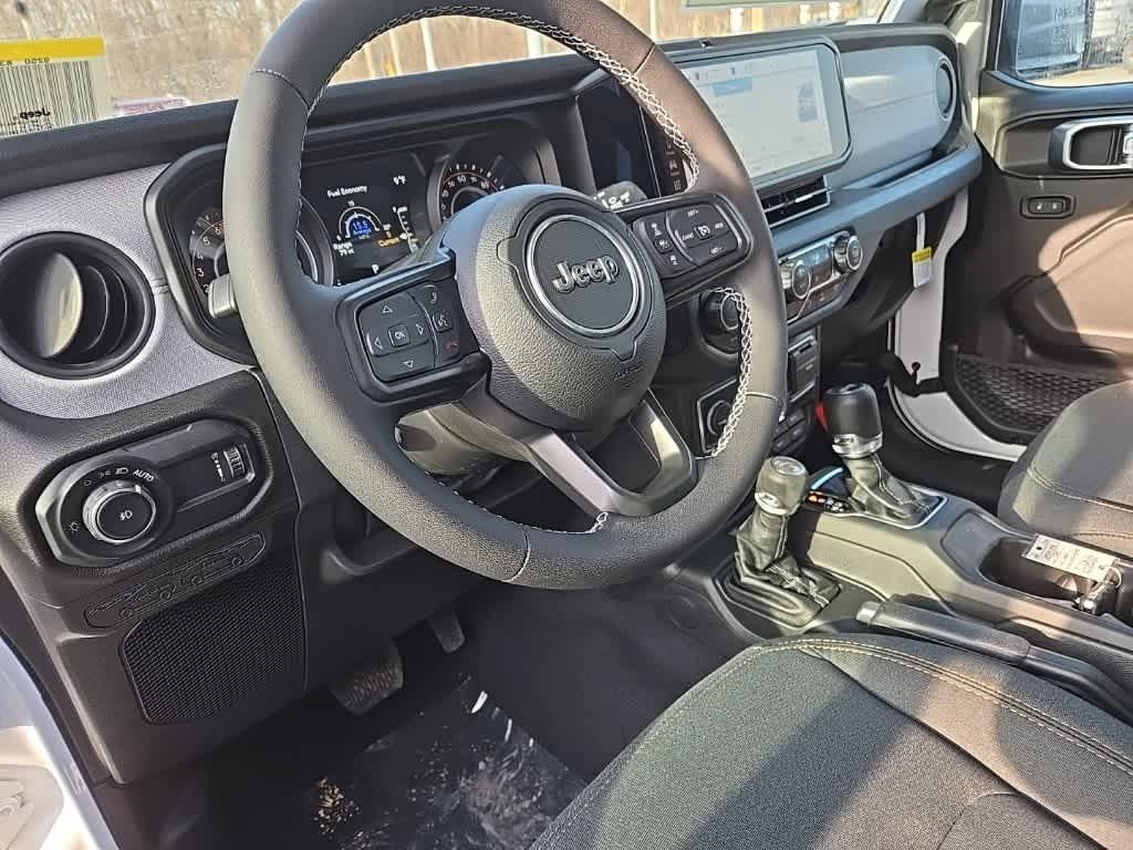 new 2025 Jeep Wrangler car, priced at $46,802