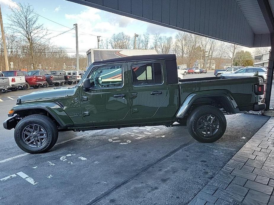 new 2024 Jeep Gladiator car, priced at $46,090