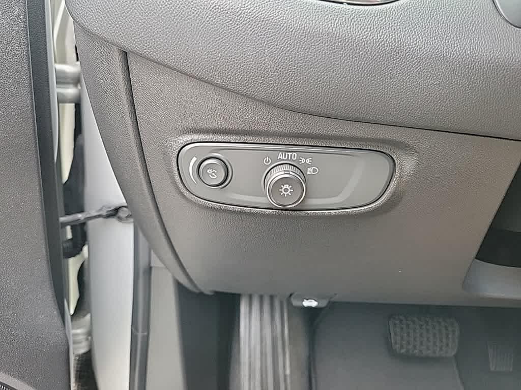 used 2020 Chevrolet Equinox car, priced at $15,761
