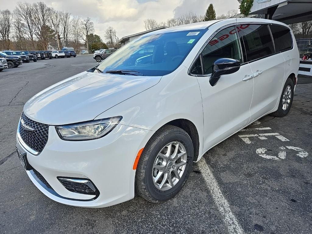 new 2025 Chrysler Pacifica car, priced at $42,140