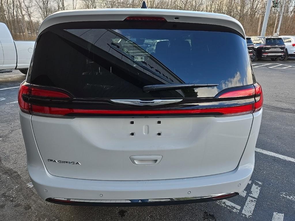 new 2025 Chrysler Pacifica car, priced at $42,140