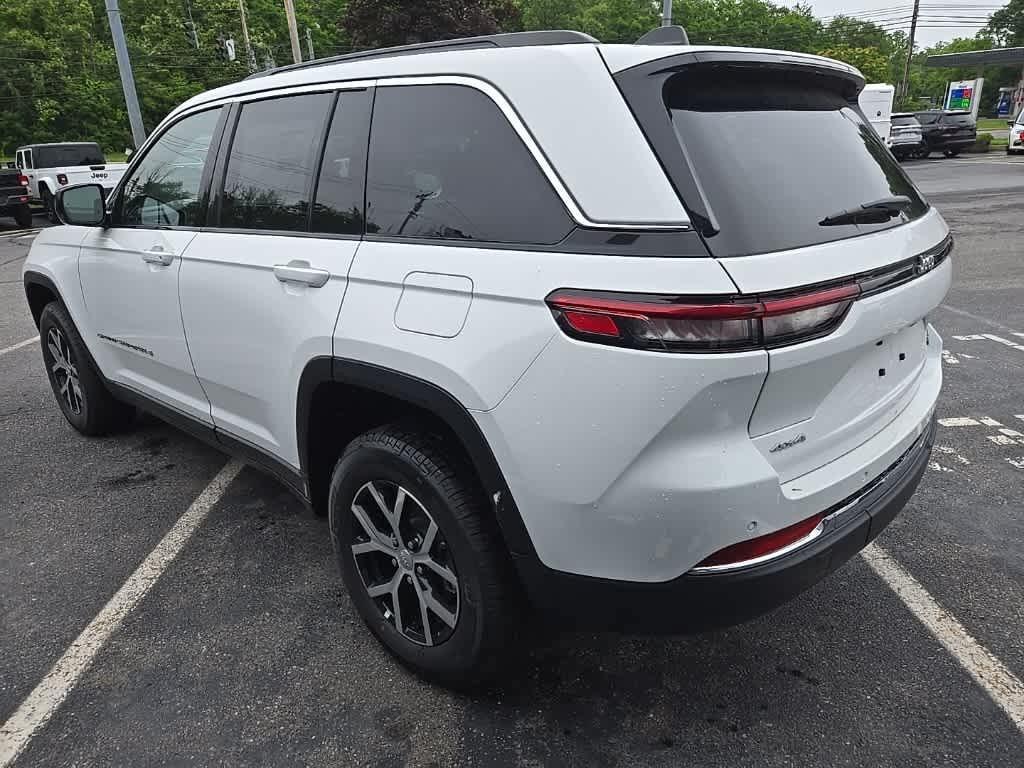 new 2025 Jeep Grand Cherokee car, priced at $45,601