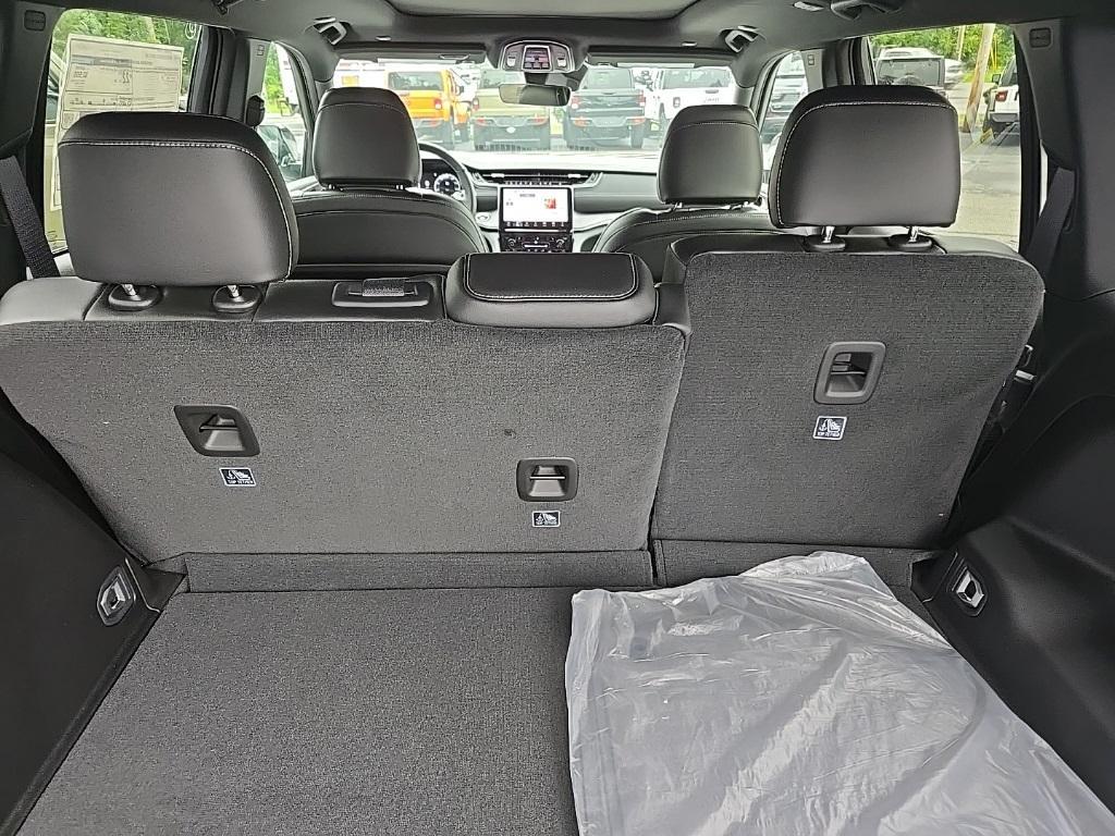 new 2025 Jeep Grand Cherokee car, priced at $46,601