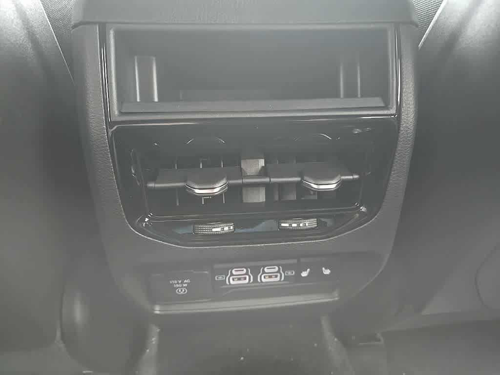 new 2025 Jeep Grand Cherokee car, priced at $45,601