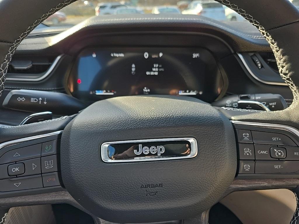 new 2025 Jeep Grand Cherokee car, priced at $44,200