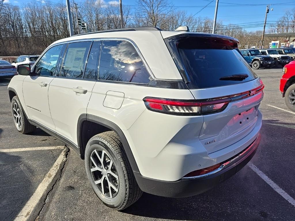 new 2025 Jeep Grand Cherokee car, priced at $44,200